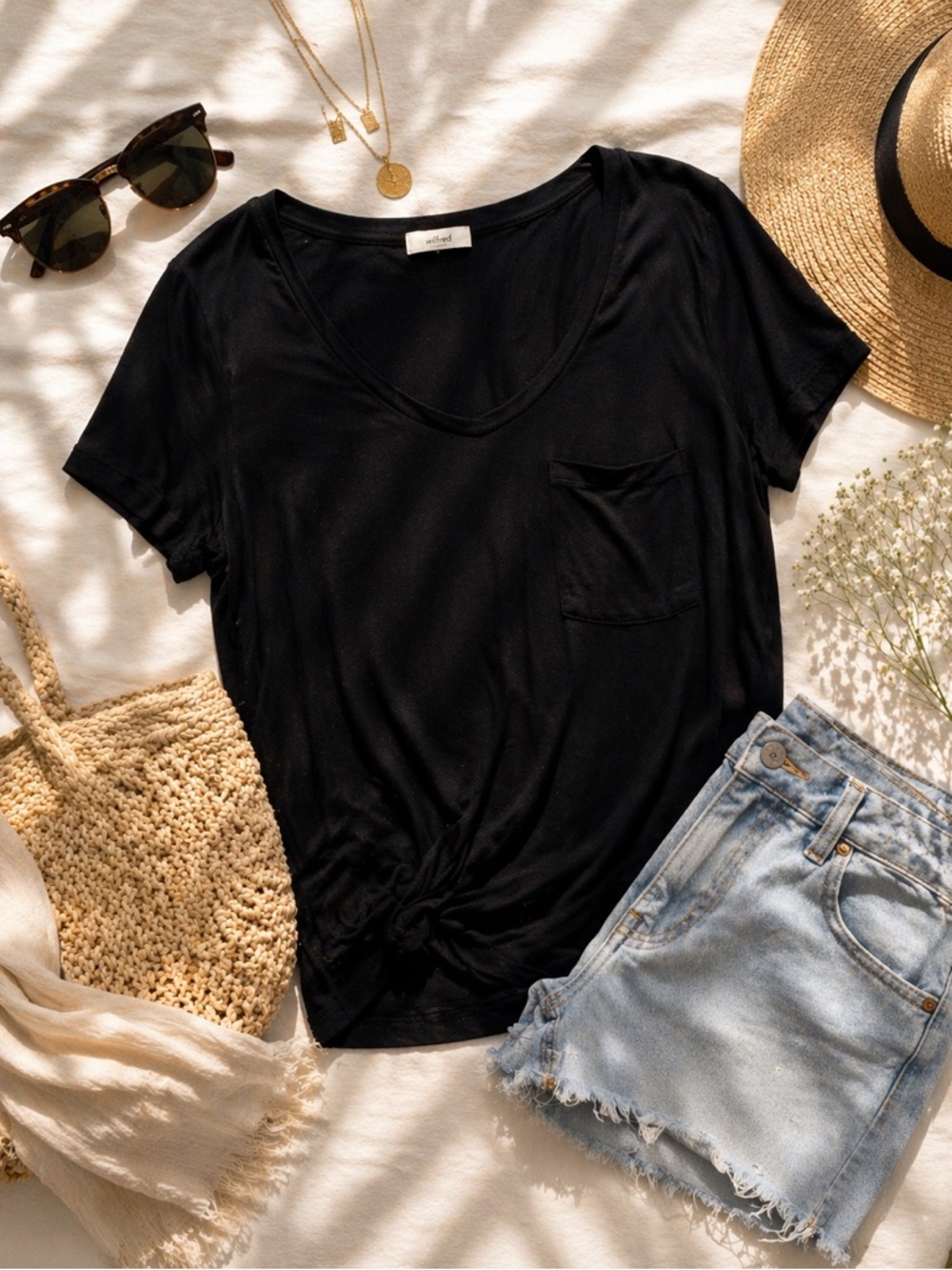 Wilfred Black Scoop Neck Tee Soft Casual Pocket T-Shirt Minimal Summer Top - Picture 2 of 7